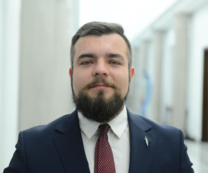 Emerycie! Oto posłowie, którzy nie chcieli dać Ci 14. emerytury
