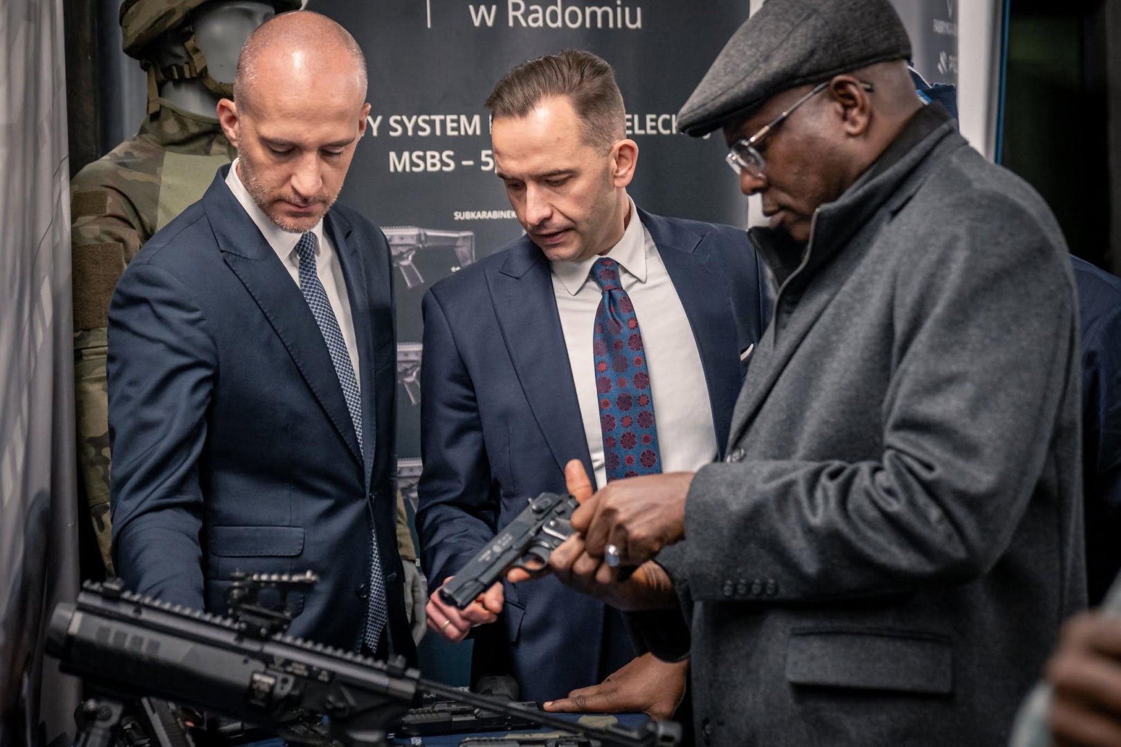 Wizyta delegacji z Nigerii w Fabryce Broni "Łucznik". Po Berylach czas na karabinki GROT?