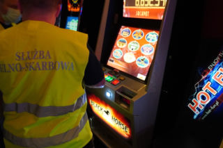 Rozbito grupę organizującą NIELEGALNY HAZARD - wspólna akcja CBŚP i KAS