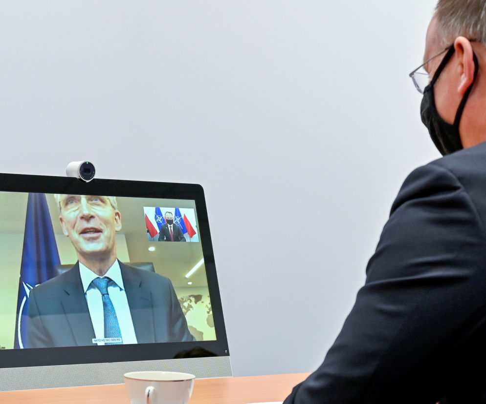 Andrzej Duda w okularach