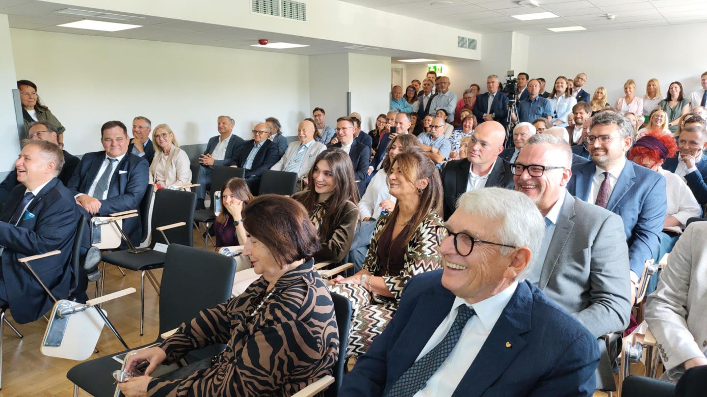 Szpital uhonorował wybitnych kardiochirurgów. Legendy skalpela otworzyły hybrydową salę operacyjną