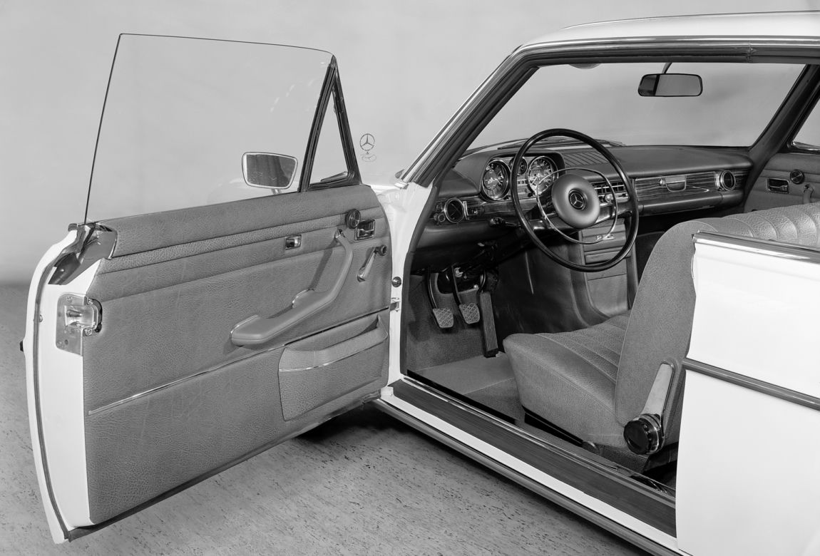 Mercedes-Benz W114 Coupe