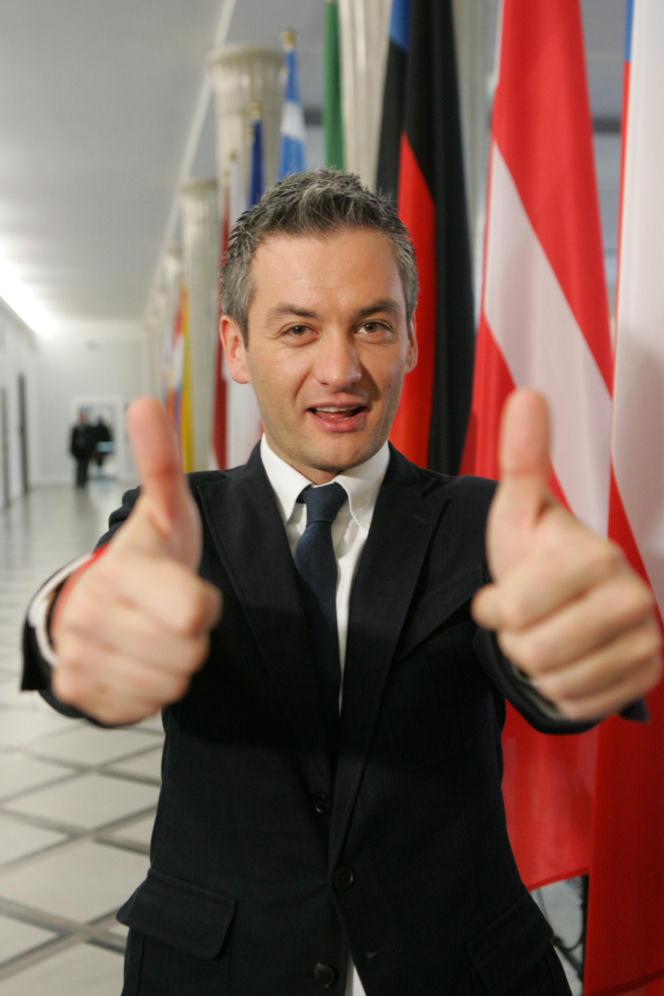 Tak zmieniał się Robert Biedroń