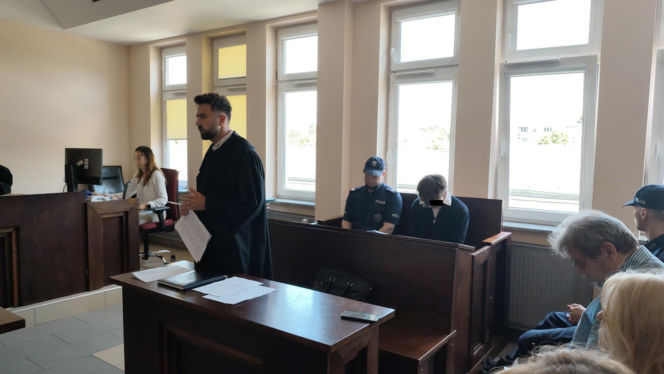 Jechał pod wpływem alkoholu, rozbił mercedesa o słup. 18-letnia Ania zginęła na miejscu