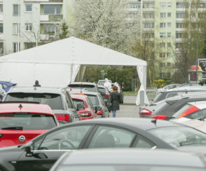 Mobilny punkt testów na koronawirusa.