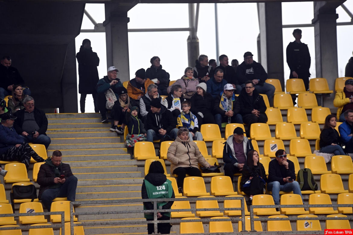 PRES Grupa Deweloperska Toruń - Bayersystem GKM Grudziądz, zdjęcia kibiców i zawodników ze sparingu przed startem PGE Ekstraligi