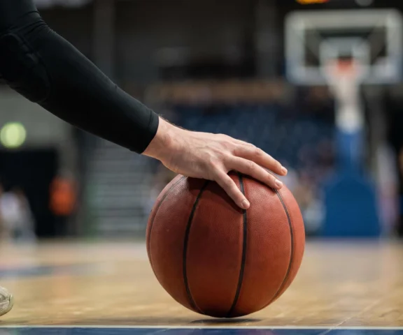 Kawhi Leonard wraca do Toronto Raptors. Zaskakujący finał negocjacji