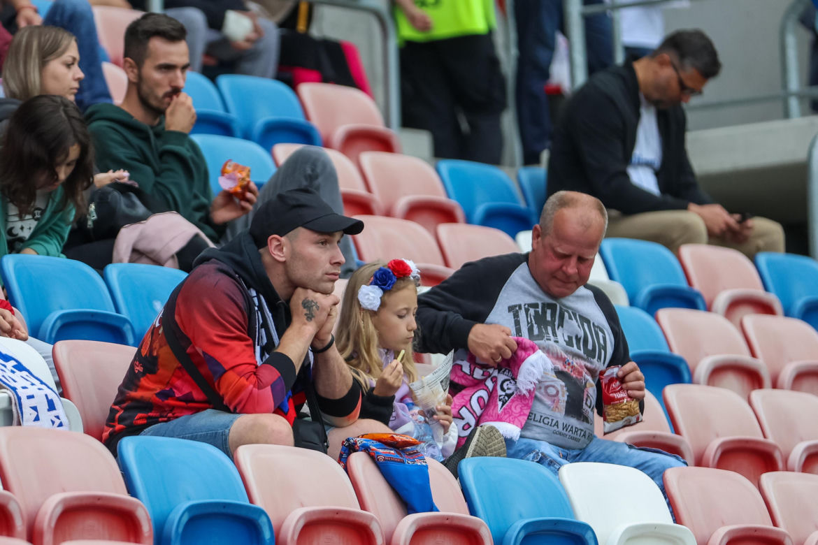 Sportowe emocje na trybunach podczas meczu Górnik Zabrze - Piast Gliwice