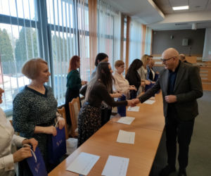 Więcej czujek dymu i czadu w domach w regionie. Trafią do potrzebujących z powiatu łomżyńskiego