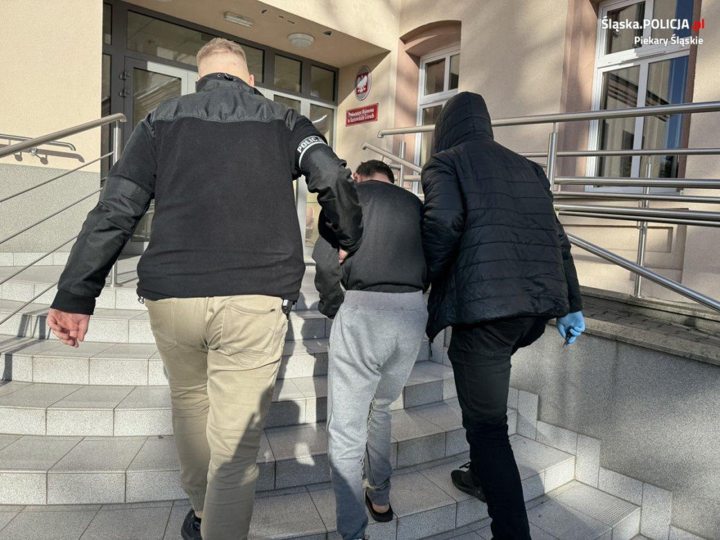 Zabójstwo w Piekarach. Doprowadzenie do prokuratury podejrzanego