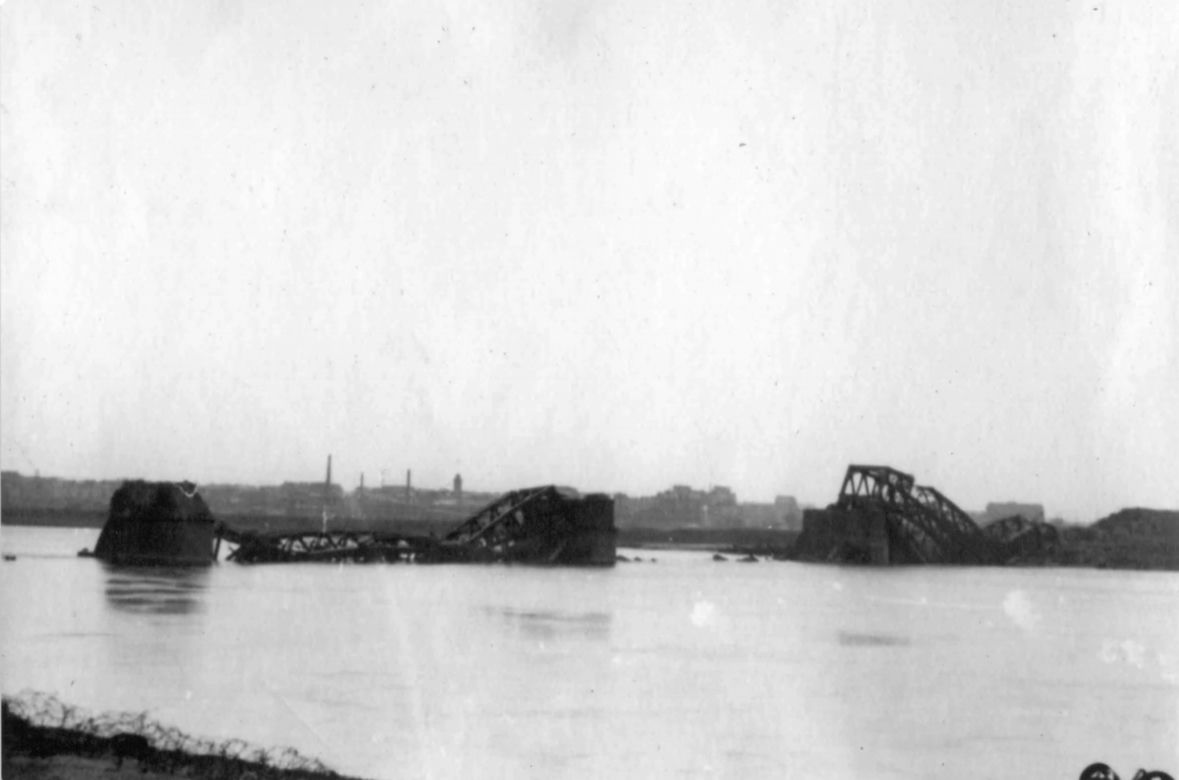 Powstaniec Zbigniew Grochowski: Fotografowałem powstanie i ruiny Warszawy
