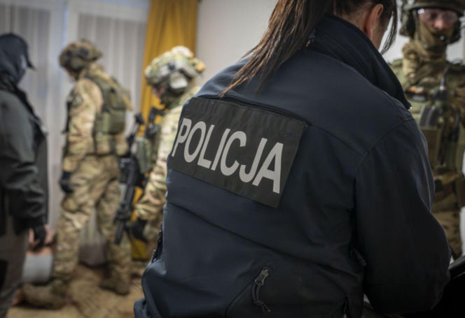 W sprawie zatrzymano trzy osoby: byłego partnera ofiary, jego matkę oraz znajomego