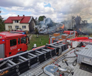Sielec. 7-latek zaprószył ogień i zniknął w kłębach dymu! Spalone gospodarstwo!