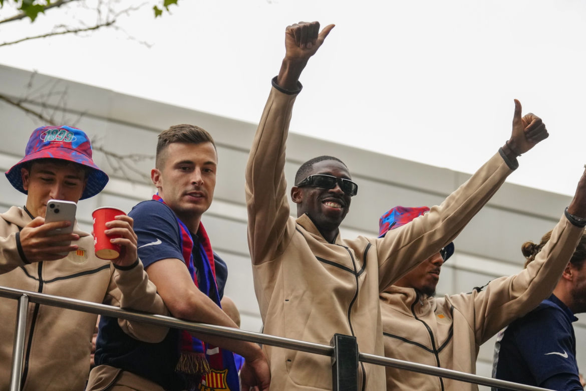 Mistrzowska feta Barcelony! Robert Lewandowski świętuje zdobycie tytułu z drużyną
