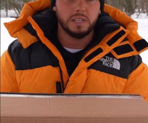 Wojna o kiełbasę w sieci! Miliony w tle i groźby prawne po recenzji Książula