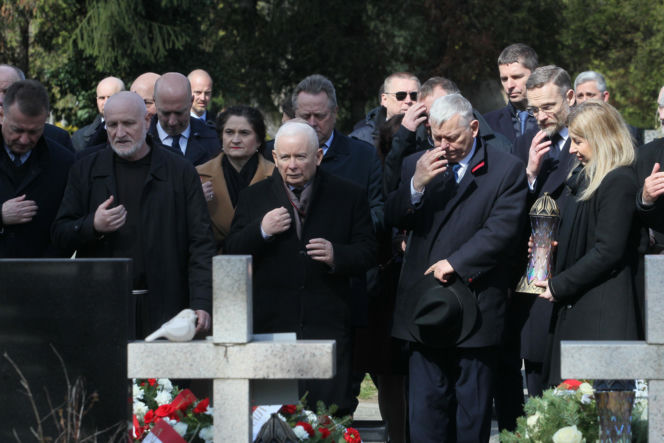 Kaczyński uczcił pamięć ofiar katastrofy smoleńskiej