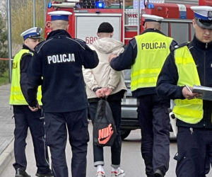 Dramat pod Wołominem. Pijany kierowca busa skosił dwóch pieszych. W akcji śmigłowiec LPR
