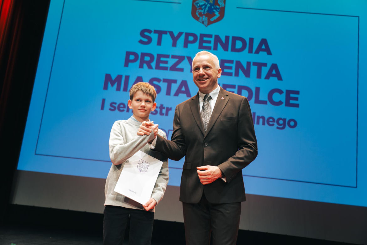 Najzdolniejsi uczniowie odebrali stypendia Prezydenta Miasta Siedlce