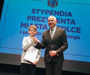 Najzdolniejsi uczniowie odebrali stypendia Prezydenta Miasta Siedlce