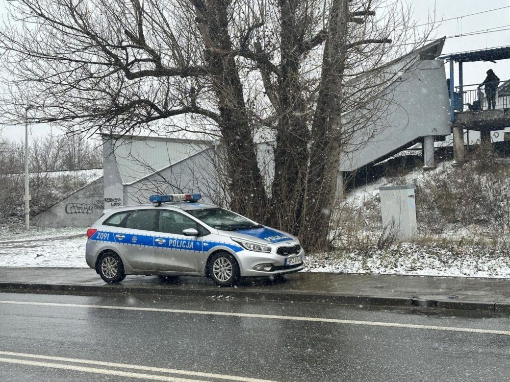 Potężne utrudnienia na kolei. Wiele pociągów opóźnionych. Na torach doszło do koszmarnego wypadku