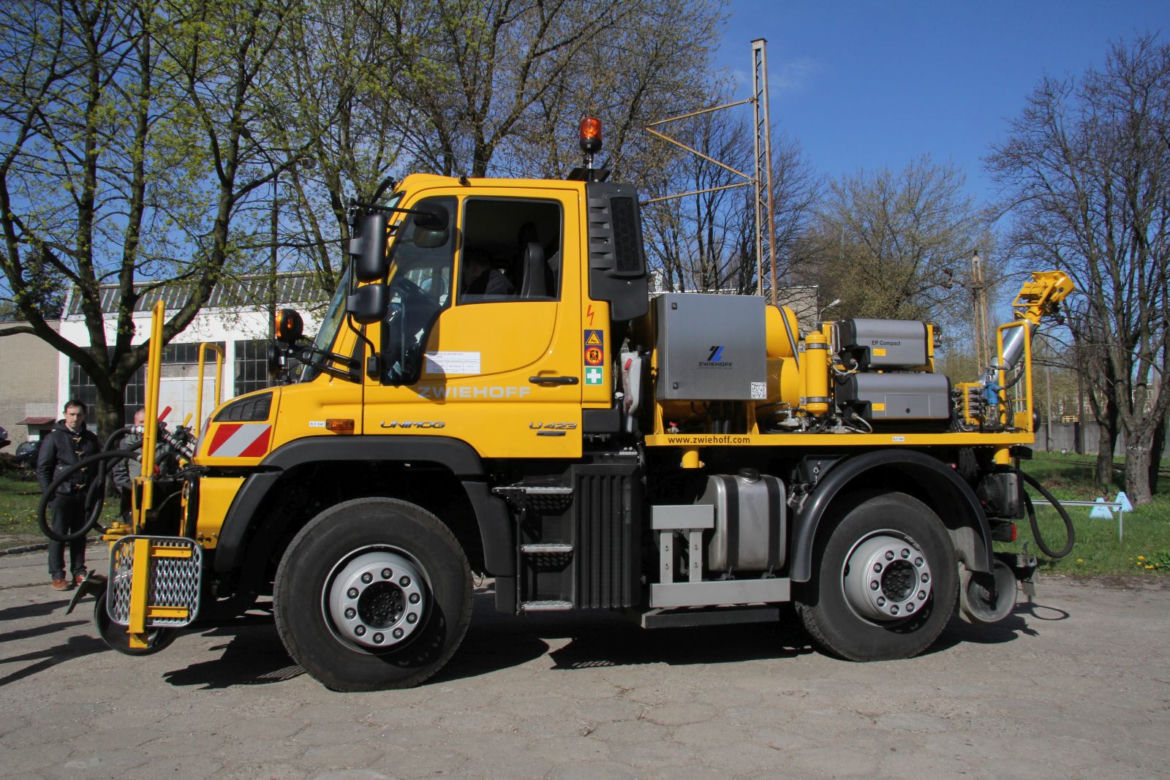Specjalistyczny Mercedes Unimog