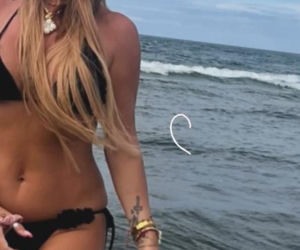 Kotońska podsumowuje wakacje w minibikini. Co za ciało!