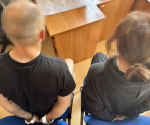 Włamanie do lokalu gastronomicznego w Helu i groźby SMS-ami! Policja zatrzymała kobietę i mężczyznę z Gdyni