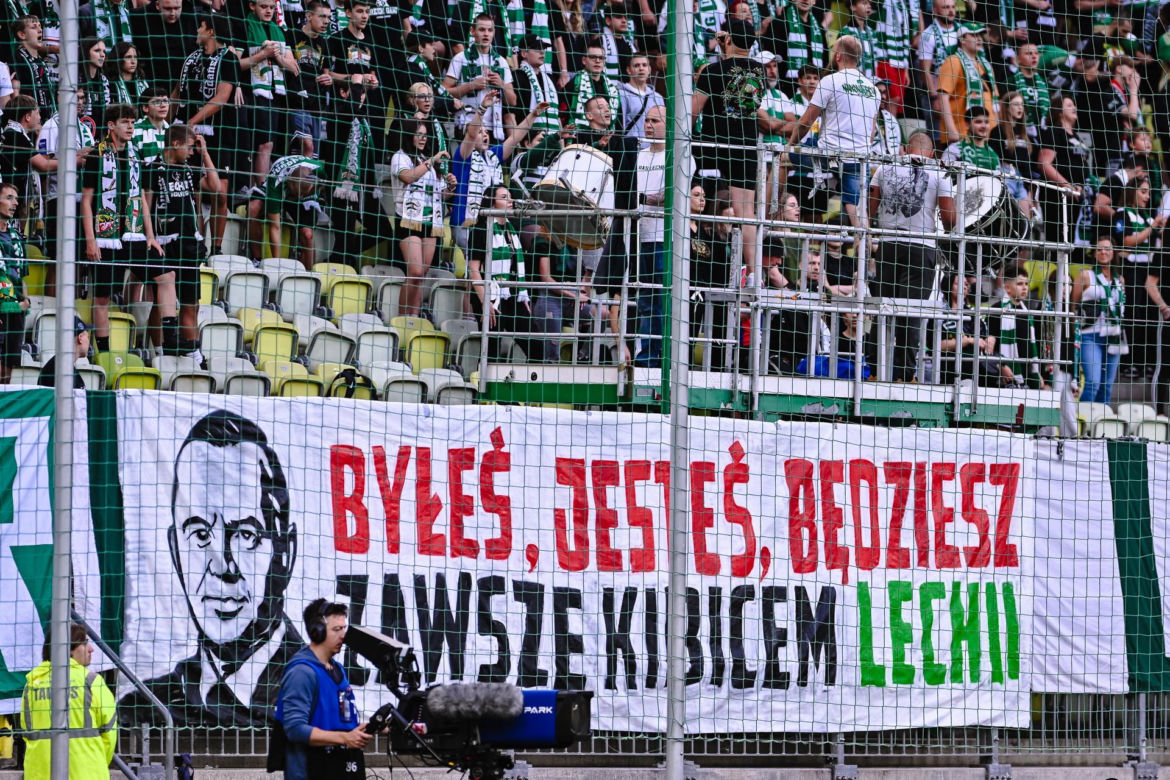 Prezydent Nawrocki na meczu Lechii Gdańsk