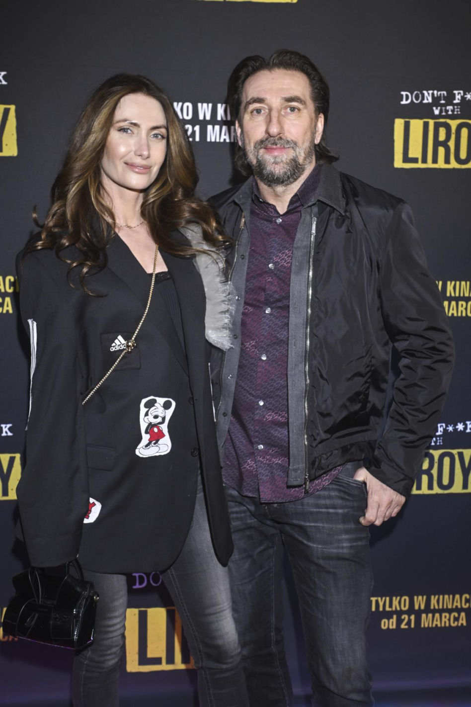 Piotr Zelt w dresie, kolorowa Maja Hirsch i Sadowska w lateksie. Tłum celebrytów na premierze