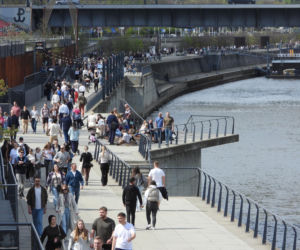 Akcja służb w centrum Warszawy. W Wiśle dryfowało ciało