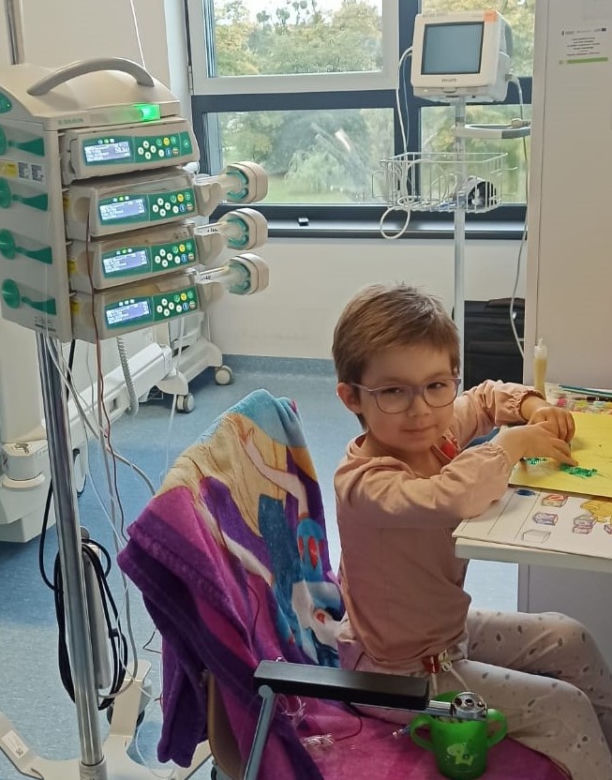 Groźny nowotwór zmienił jej życie w koszmar. Pomóżmy 5-letniej Mai ze Świdwina!