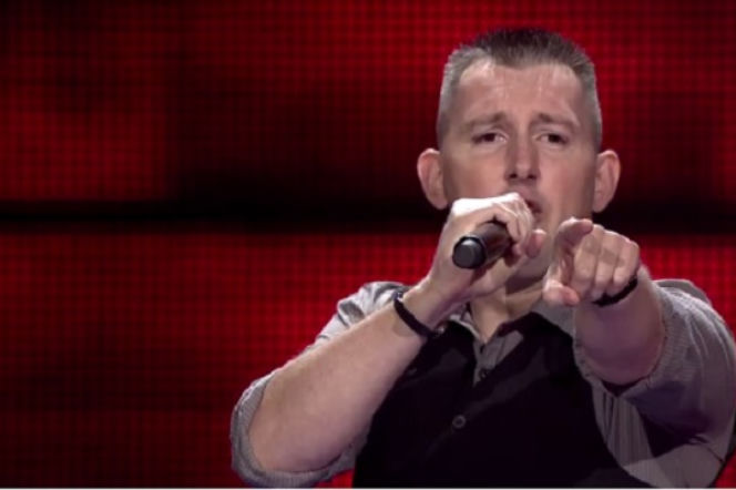 Karol Lechowski śpiewa rockowy przebój w Voice of Poland 2017