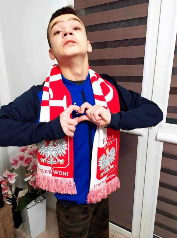 Koledzy niechcący powiesili 12-letniego Kubę. Tragiczny finał zabawy. Mama i syn dzielnie walczą o zdrowie