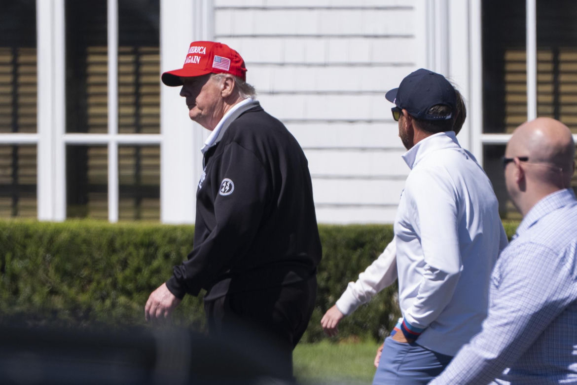 "Trump nie żyje". Szokujace plotki w sieci.