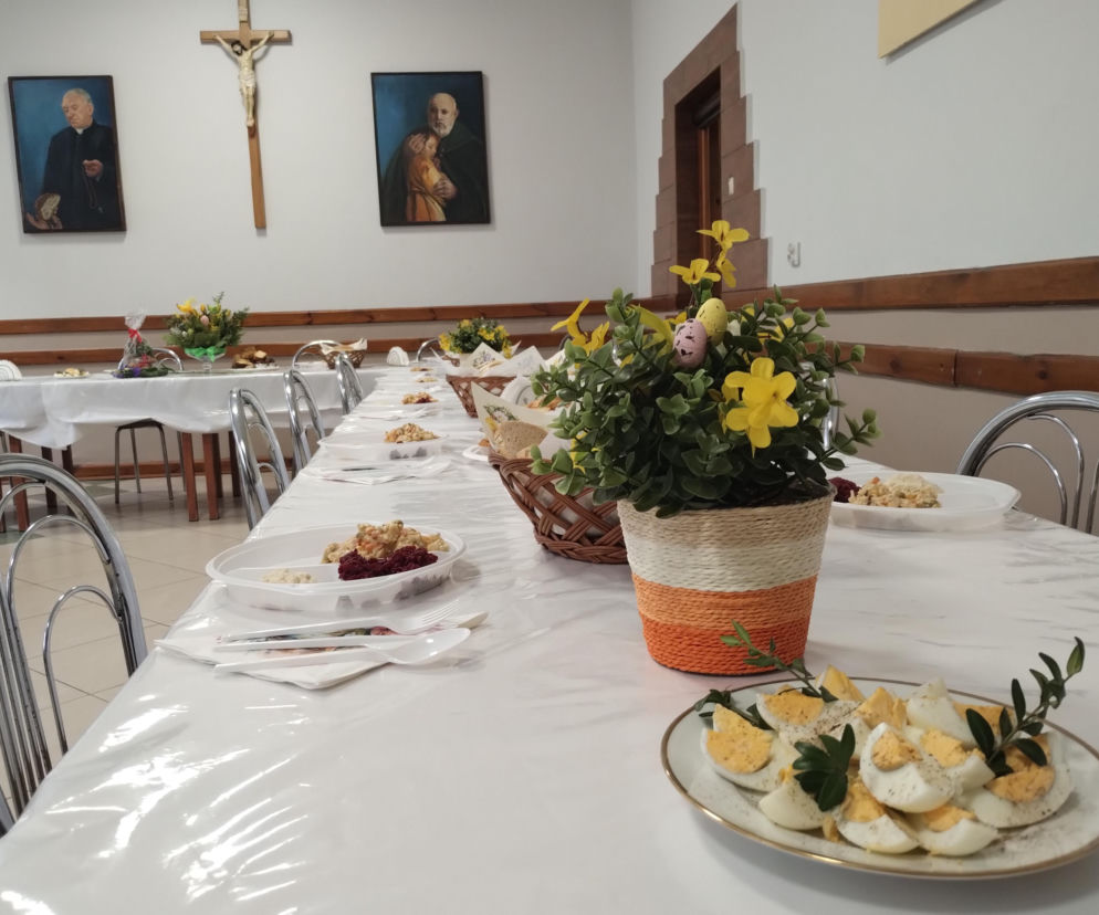 Śniadanie wielkanocne odbyło się w Kuchni Brata Alberta