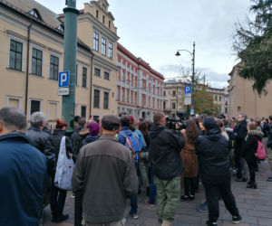 Protest przed krakowską kurią