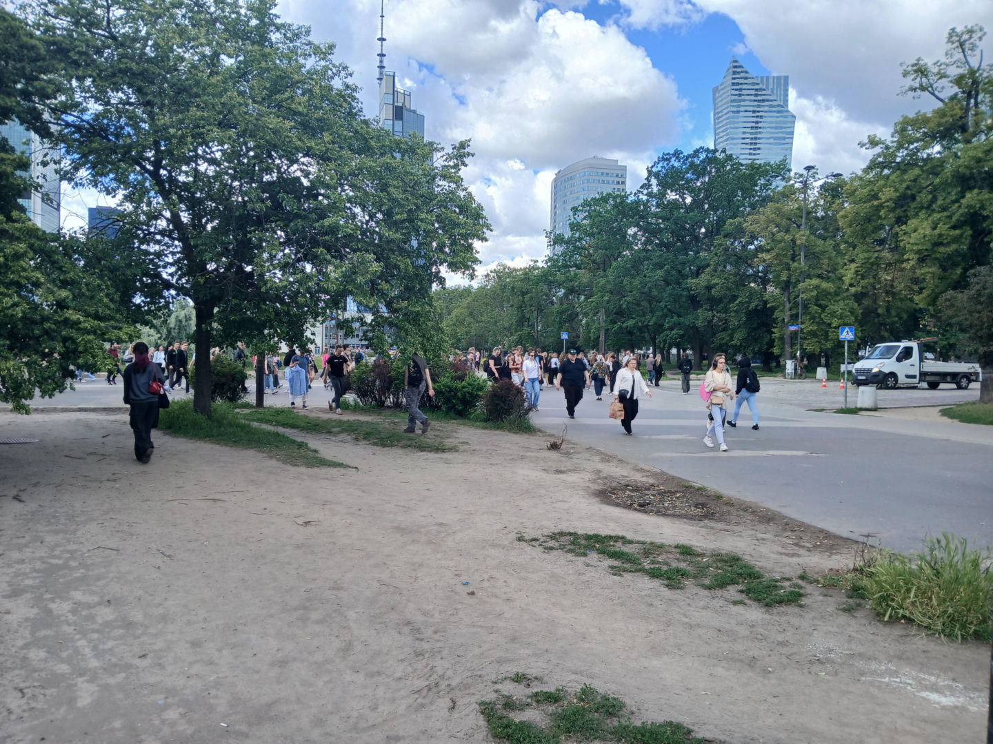 Chodnik łączący Dworzec Centralny i metro Centrum w Warszawie