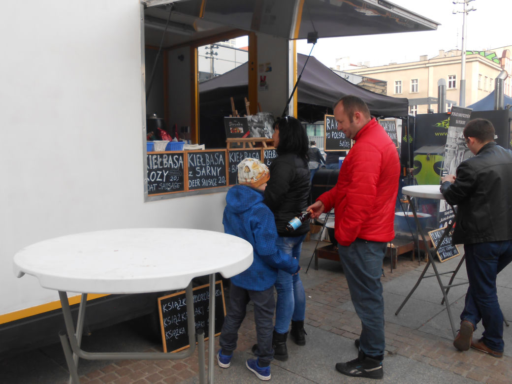 Food Trucki opanowały katowicki rynek.