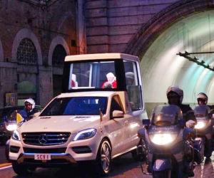 Mercedesa-Benz Klasy M papamobile
