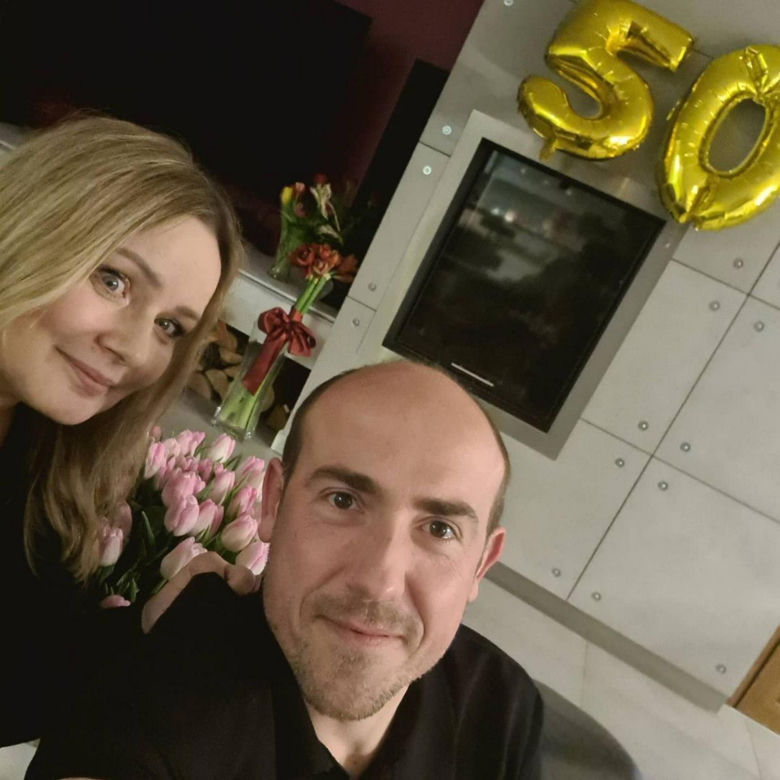 Tak mieszka Borys Budka z żoną i córką. Ma piękny ogród