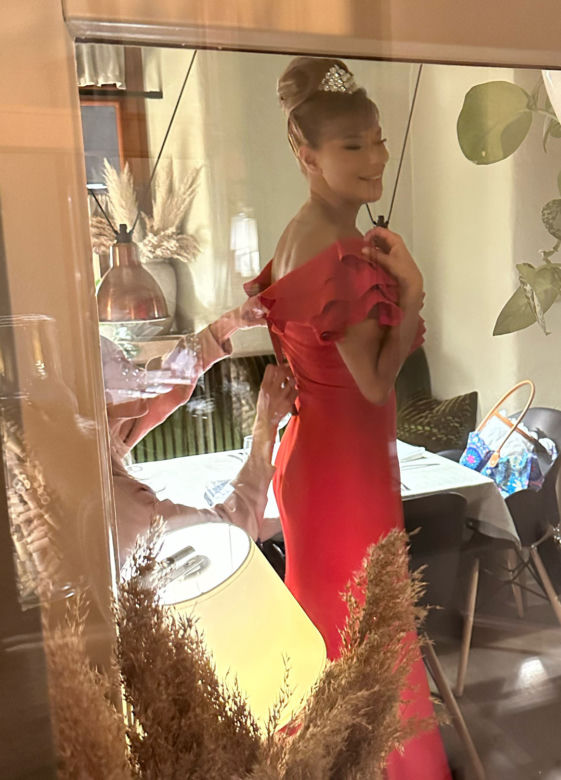 Edyta Górniak przebiera się w zamkniętej restauracji
