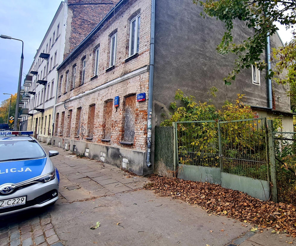 Szukał toalety, znalazł ciało. Zwłoki bez oka na Pradze