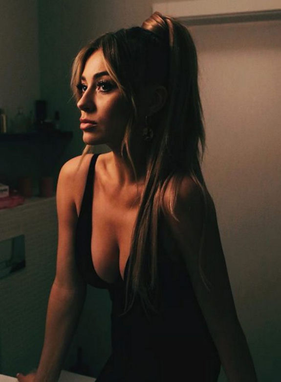 Marcelina Zawadzka kipi seksem w toalecie