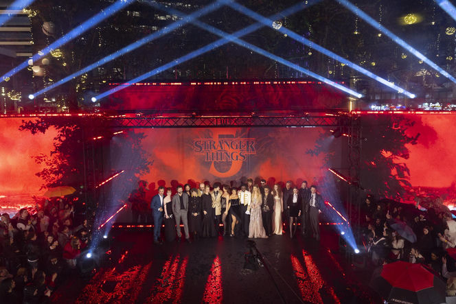 Polki podbijają premierę Stranger Things w Londynie. Sara James i Aga Grzelak na czerwonym dywanie [ZDJĘCIA]