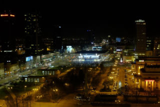 Warszawa gasi światło. Na godzinę zniknie iluminacja Pałacu Kultury i Nauki