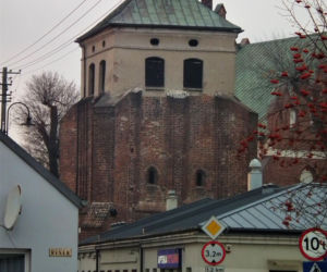 To jedno z najpiękniejszych miast w województwie łódzkim. Kiedyś było związane z Krakowem