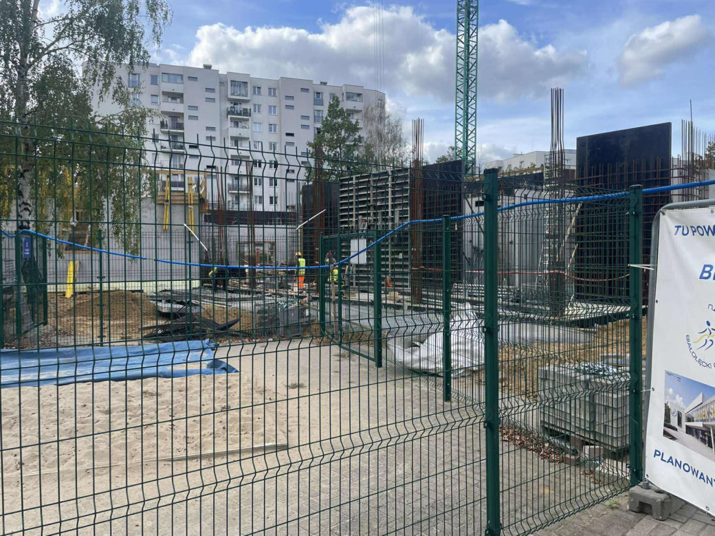 Nowa hala sportowa powstaje na Białołęce (wrzesień 2025)