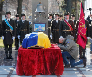 Pogrzeb zabitego przez Rosjan ukraińskiego żołnierza