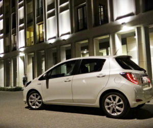 Toyota Yaris Hybrid 100