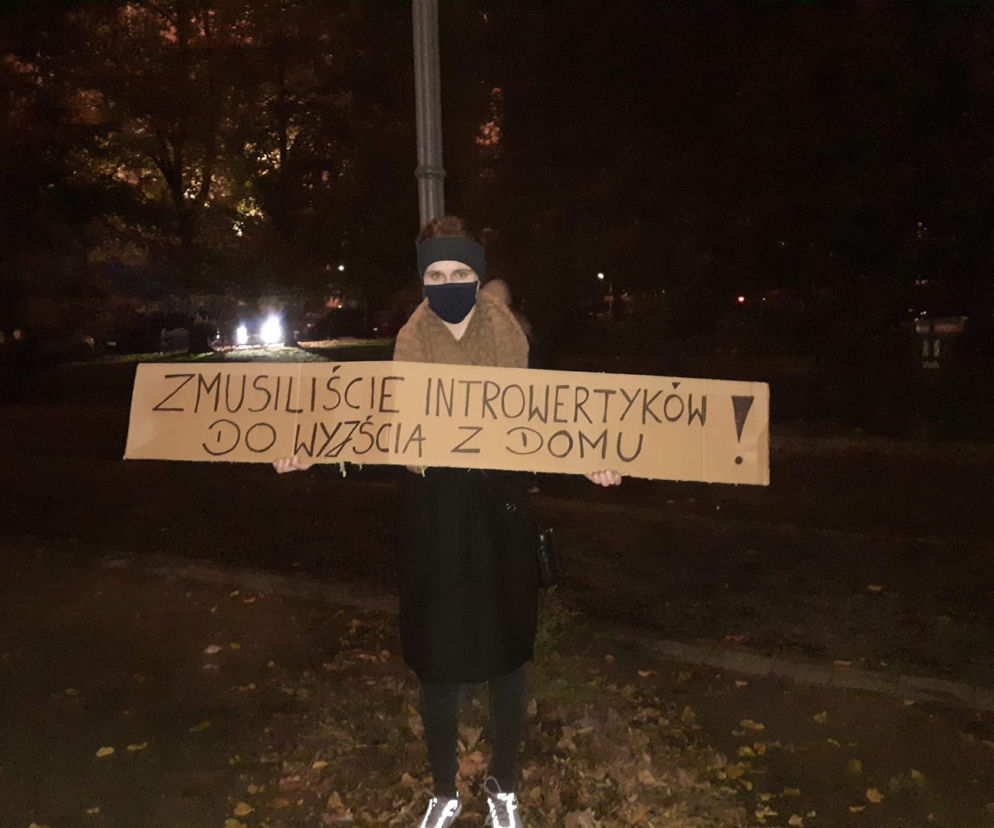 Wrocław: Protesty na Ostrowie Tumskim. Strajk Kobiet [ZDJĘCIA]